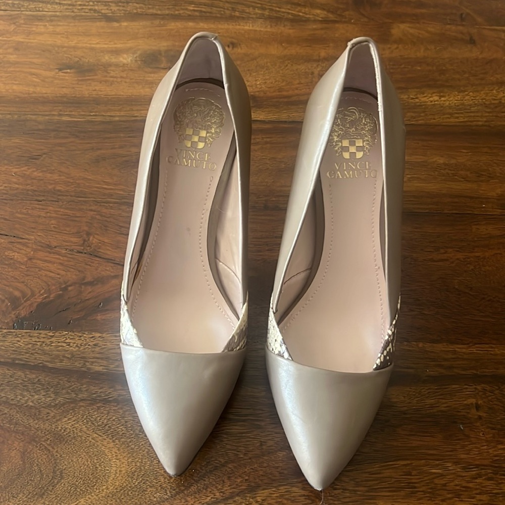 Unique elegant high heel pumps tan beige color with leather snake insert motif.